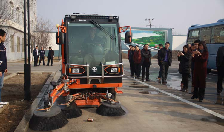 QTH8501多功能道路清掃車
