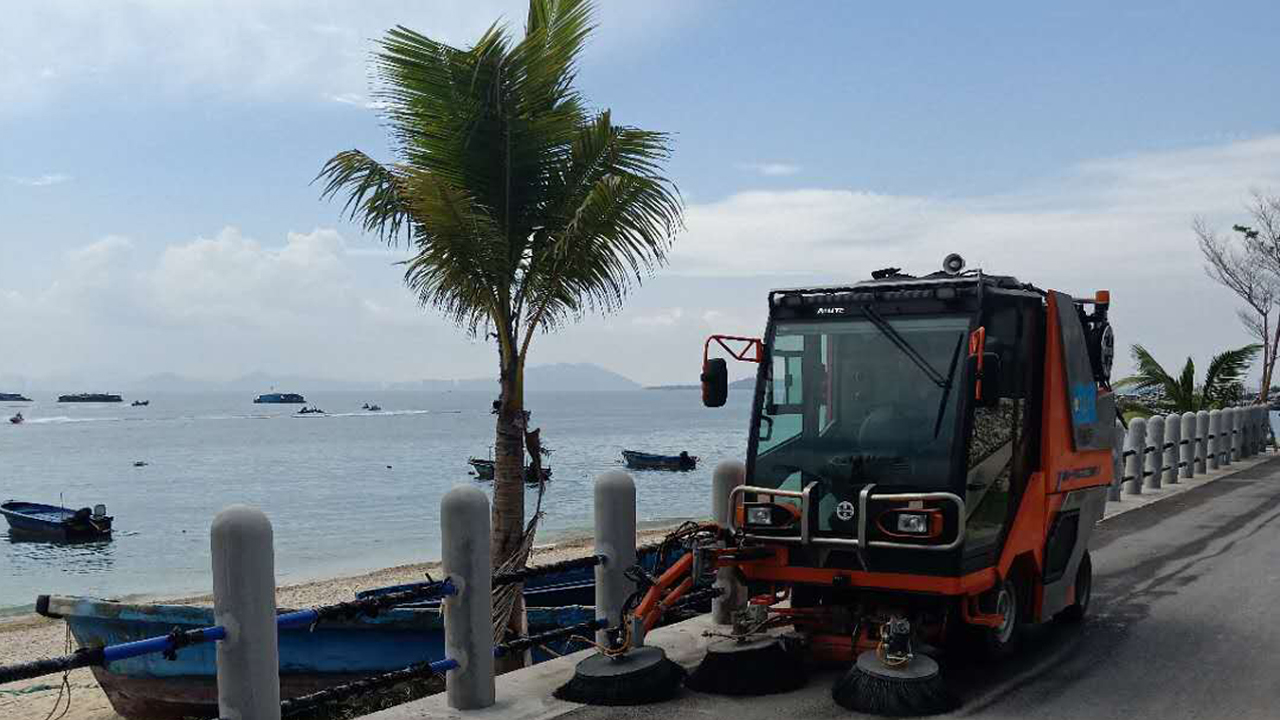同輝汽車小型掃路機