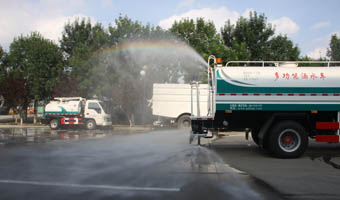 灑水車后灑后噴霧